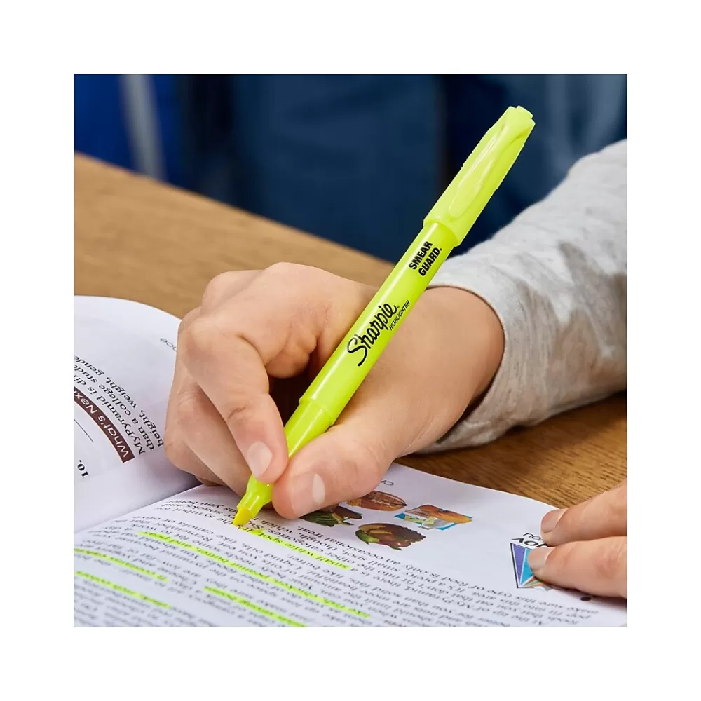 Sharpie Highlighters<Stick Highlighters, Chisel Tip, Assorted Colors, 4/Pack (2102110)