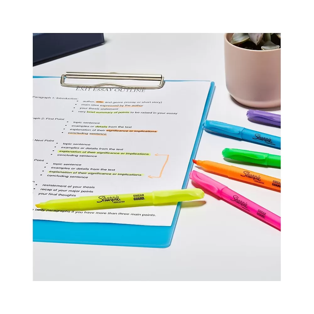Sharpie Highlighters<Stick Highlighters, Chisel Tip, Assorted Colors, 4/Pack (2102110)